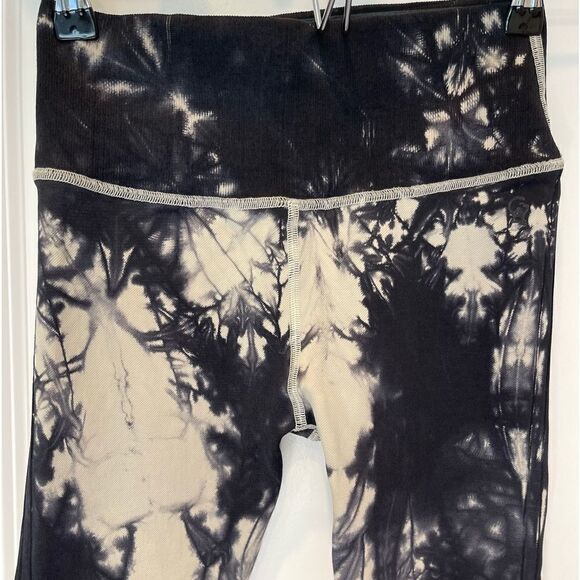 Good American Tie Dye Stretch Leggings.Size 1/2 - Picture 7 of 14